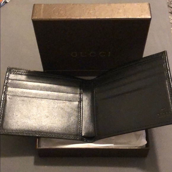 Gucci - Picture 2 of 5